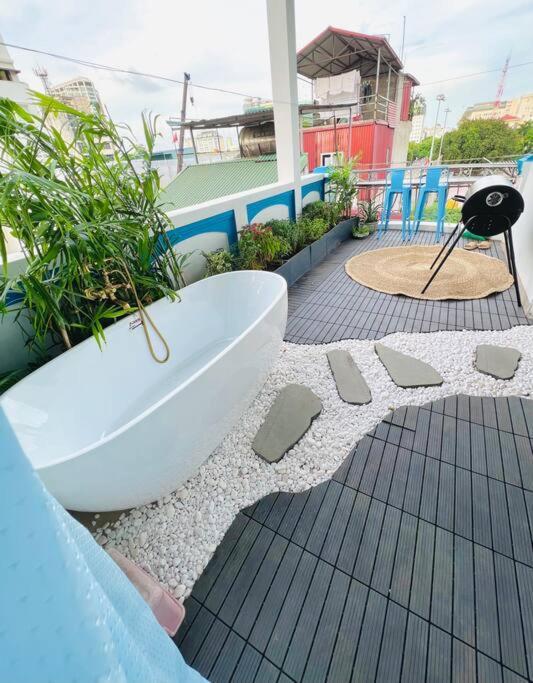Lushstay Rooftop - Hanoi Train Station Экстерьер фото