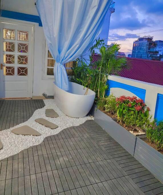 Lushstay Rooftop - Hanoi Train Station Экстерьер фото
